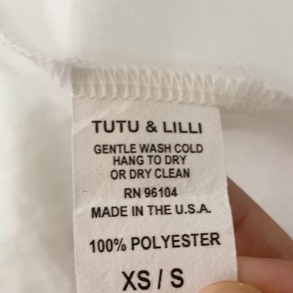 Tutu Lilli S Womens White Tie Neck Satin Short Sleeve Top Pleated - Picture 6 of 8